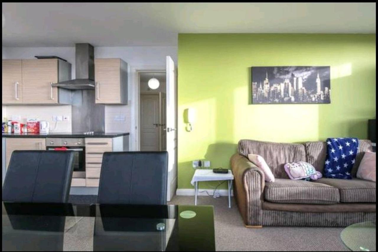 Large 3 Bedrooms In Liverpool City Centre, Free Parking Exterior photo