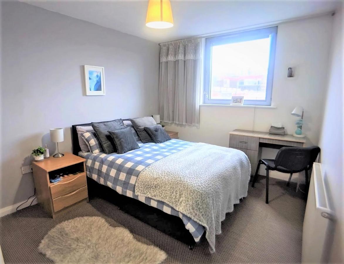 Large 3 Bedrooms In Liverpool City Centre, Free Parking Exterior photo
