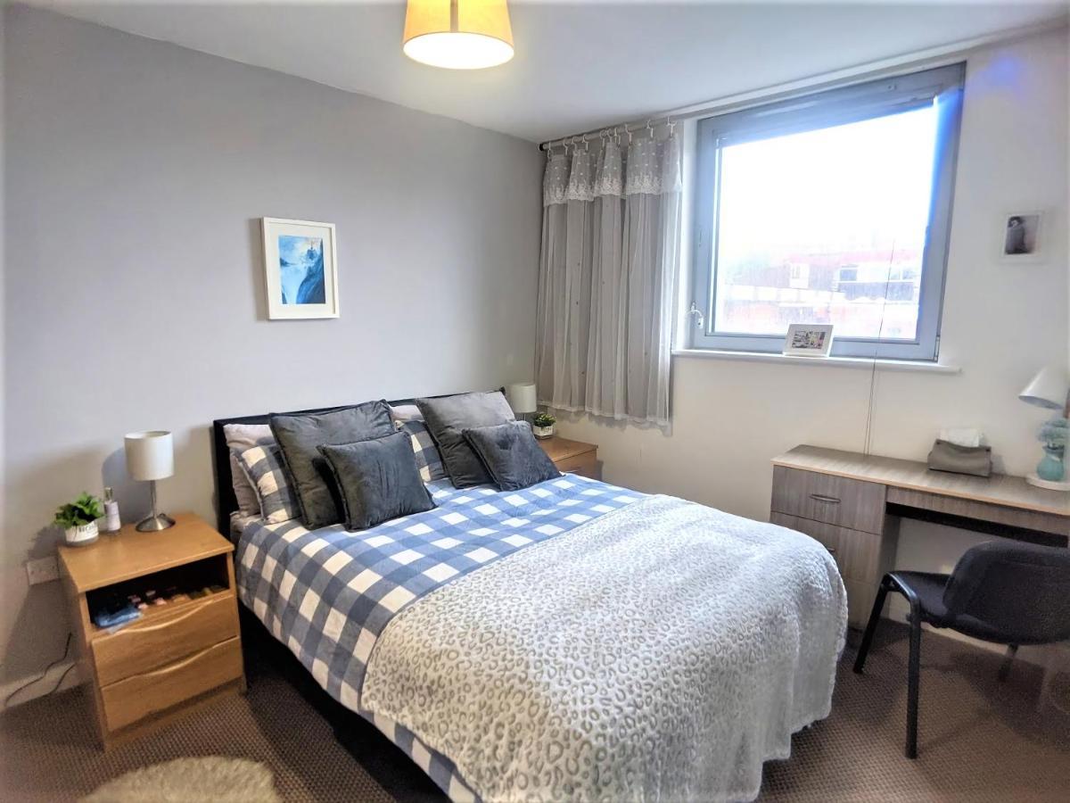 Large 3 Bedrooms In Liverpool City Centre, Free Parking Exterior photo